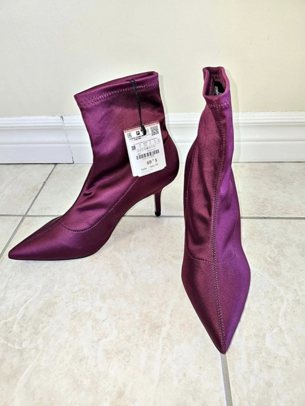 Zara Burgundy Satin Sock Ankle Boots Stiletto 39
Purple US 7